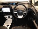 プリウス Ａプレミアム　ツーリングセレクション　横滑り防止機能　皮シート　運転席パワーシート　エアコン　パワーウィンドウ　ナビ＆ＴＶ　アイドリングストップ　ＬＥＤライト　盗難防止装置　スマートキー＆プッシュスタート　キーレス　ＥＴＣ　アルミホイール（5枚目）