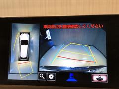 駐車時に後方がリアルタイム映像で確認できます。大型商業施設や立体駐車場での駐車時や、夜間のバック時に大活躍！運転スキルに関わらず、今や必須となった装備のひとつです！ 4