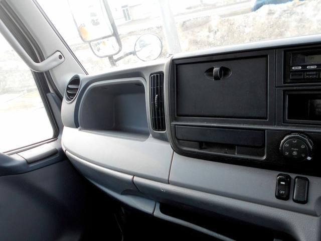 キャンター 　４ＷＤ　３．０ＤＴ　オートマ　箱車　積載量１．４５ｔ　バックカメラ（42枚目）