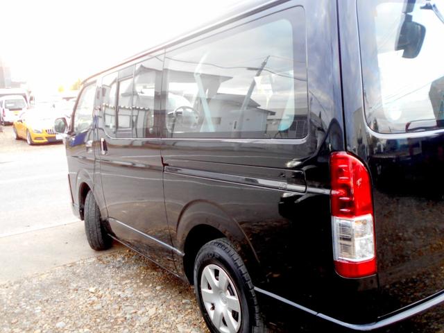 ハイエースワゴン DX 4WD 4型バットフェイス&テール スポイラー LEDヘッドライト&フォグ リアヒーター&クーラー 走行85000キロ 10人乗り(11枚目)
