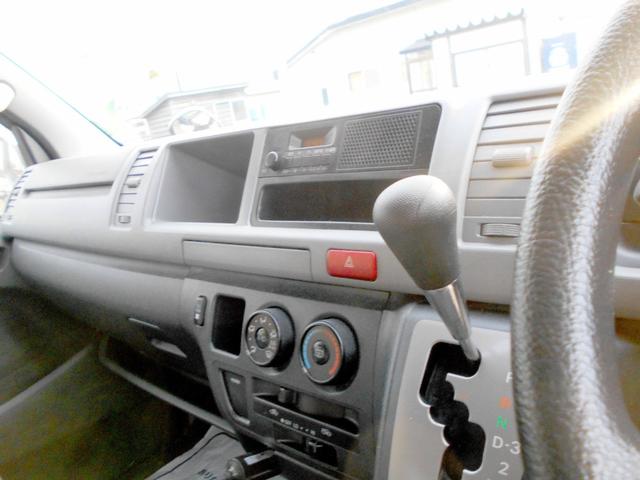 ハイエースワゴン DX 4WD 4型バットフェイス&テール スポイラー LEDヘッドライト&フォグ リアヒーター&クーラー 走行85000キロ 10人乗り(29枚目)