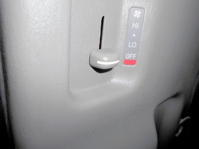 ハイエースワゴン DX 4WD 4型バットフェイス&テール スポイラー LEDヘッドライト&フォグ リアヒーター&クーラー 走行85000キロ 10人乗り(42枚目)