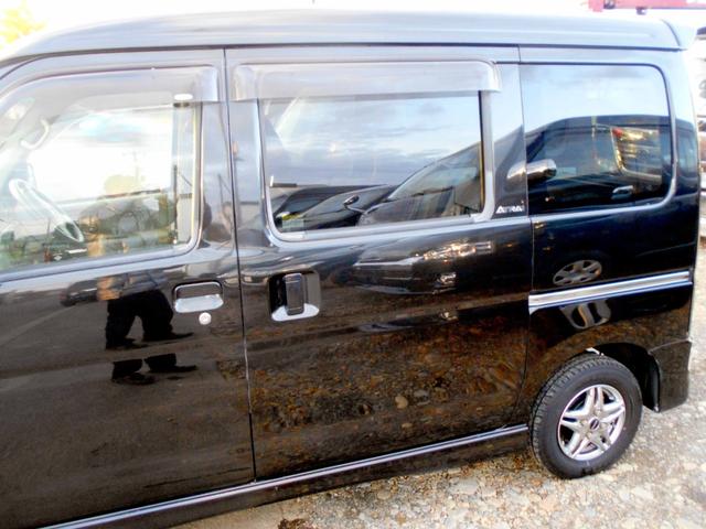 アトレーワゴン カスタムターボＲＳ　両側スライド　黒革調シートカバー　タイミングベルトチェーン　リアスポ　ＨＩＤ　夏冬タイヤ付（5枚目）