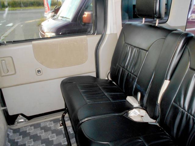 アトレーワゴン カスタムターボＲＳ　両側スライド　黒革調シートカバー　タイミングベルトチェーン　リアスポ　ＨＩＤ　夏冬タイヤ付（25枚目）