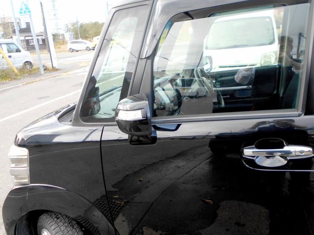 Ｎ－ＢＯＸカスタム Ｇ・Ｌパッケージ　電動パワースライド　スマートキー　プッシュスタート　エンジンスターター　ＥＴＣ　ナビ＆バックカメラ　走行７８０００キロ　タイミングベルトチェーン　リアスポ　ＨＩＤ（6枚目）