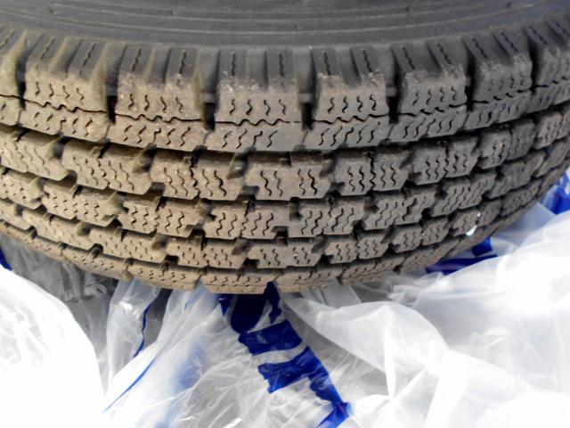 ミニキャブバン ＣＳ　切替式４ＷＤ　６６０ＣＳ　両側スライド　走行６００００キロ　夏冬タイヤ付（22枚目）