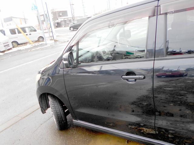 ワゴンＲ リミテッド　４ＷＤ　６６０リミテッド　スマートキー　プッシュスタート　走行６００００キロ　ＨＩＤ　バックカメラ（5枚目）