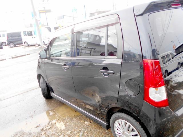 ワゴンＲ リミテッド　４ＷＤ　６６０リミテッド　スマートキー　プッシュスタート　走行６００００キロ　ＨＩＤ　バックカメラ（7枚目）