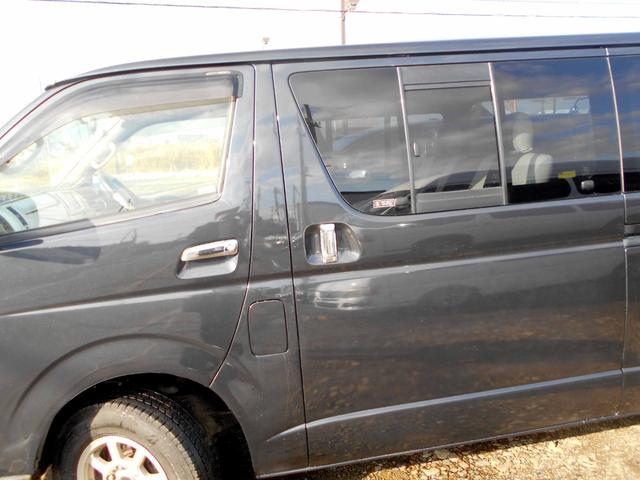 ハイエースバン ロングスーパーＧＬ　４ＷＤ　５ドア　２．５ＤＴ　両側スライド　４型フェイス＆スポイラー　ＬＥＤヘッド＆フォグ　革調シートカバー　エアロボンネット　リアヒーター＆クーラー　タイミングベルト交換済（4枚目）