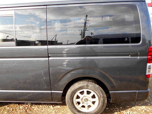 ハイエースバン ロングスーパーＧＬ　４ＷＤ　５ドア　２．５ＤＴ　両側スライド　４型フェイス＆スポイラー　ＬＥＤヘッド＆フォグ　革調シートカバー　エアロボンネット　リアヒーター＆クーラー　タイミングベルト交換済（6枚目）