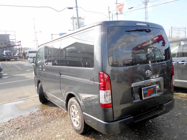 ハイエースバン ロングスーパーＧＬ　４ＷＤ　５ドア　２．５ＤＴ　両側スライド　４型フェイス＆スポイラー　ＬＥＤヘッド＆フォグ　革調シートカバー　エアロボンネット　リアヒーター＆クーラー　タイミングベルト交換済（10枚目）