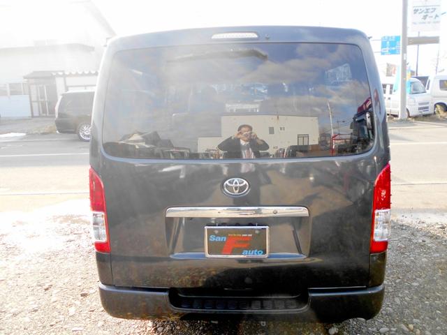 ハイエースバン ロングスーパーＧＬ　４ＷＤ　５ドア　２．５ＤＴ　両側スライド　４型フェイス＆スポイラー　ＬＥＤヘッド＆フォグ　革調シートカバー　エアロボンネット　リアヒーター＆クーラー　タイミングベルト交換済（12枚目）
