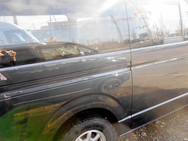 ハイエースバン ロングスーパーＧＬ　４ＷＤ　５ドア　２．５ＤＴ　両側スライド　４型フェイス＆スポイラー　ＬＥＤヘッド＆フォグ　革調シートカバー　エアロボンネット　リアヒーター＆クーラー　タイミングベルト交換済（15枚目）