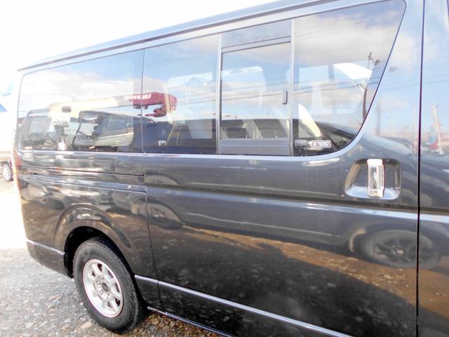 ハイエースバン ロングスーパーＧＬ　４ＷＤ　５ドア　２．５ＤＴ　両側スライド　４型フェイス＆スポイラー　ＬＥＤヘッド＆フォグ　革調シートカバー　エアロボンネット　リアヒーター＆クーラー　タイミングベルト交換済（17枚目）