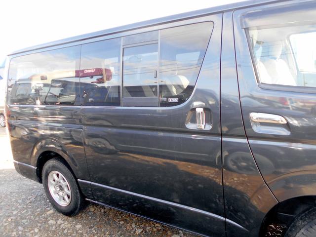 ハイエースバン ロングスーパーＧＬ　４ＷＤ　５ドア　２．５ＤＴ　両側スライド　４型フェイス＆スポイラー　ＬＥＤヘッド＆フォグ　革調シートカバー　エアロボンネット　リアヒーター＆クーラー　タイミングベルト交換済（18枚目）