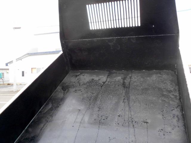 ミニキャブトラック 楽床ダンプ　４ＷＤ　６６０　ＰＴＯダンプ　エアコン＆パワステ付（25枚目）