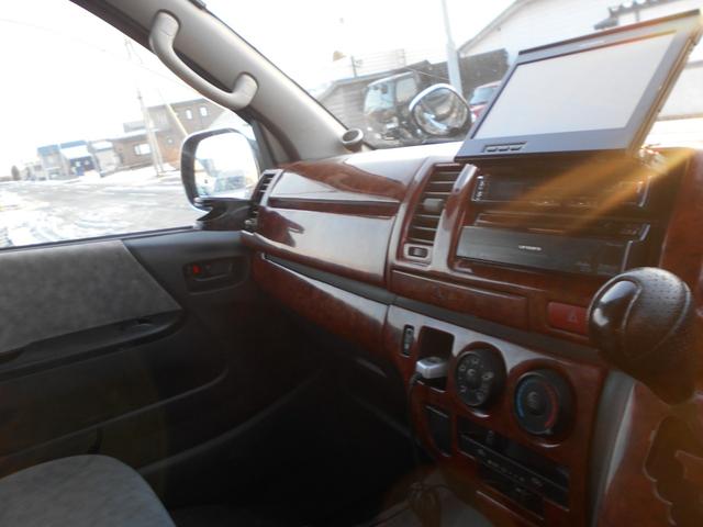 ハイエースバン ロングスーパーGL 2.5DT 4型フェイス スポイラー テール LEDヘッド&フォグ 木目調パネル コンビハンドル リアヒーター&クーラー ナビ バックカメラ(20枚目)