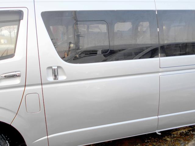 ハイエースバン SロングDX 4WD 2.5DT 4型フェイス&スポイラー テール 修復歴無し LEDヘッド&フォグ コンビハンドル 100V電源 リアヒーター 1オーナー車 ヒッチメンバー(4枚目)