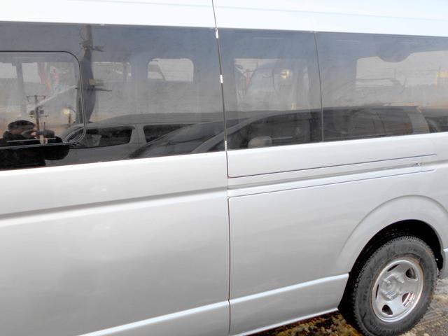 ハイエースバン SロングDX 4WD 2.5DT 4型フェイス&スポイラー テール 修復歴無し LEDヘッド&フォグ コンビハンドル 100V電源 リアヒーター 1オーナー車 ヒッチメンバー(5枚目)