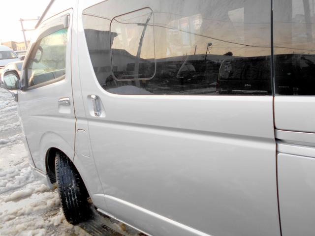 ハイエースバン SロングDX 4WD 2.5DT 4型フェイス&スポイラー テール 修復歴無し LEDヘッド&フォグ コンビハンドル 100V電源 リアヒーター 1オーナー車 ヒッチメンバー(7枚目)