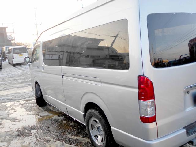ハイエースバン SロングDX 4WD 2.5DT 4型フェイス&スポイラー テール 修復歴無し LEDヘッド&フォグ コンビハンドル 100V電源 リアヒーター 1オーナー車 ヒッチメンバー(11枚目)