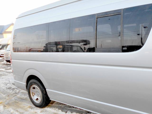 ハイエースバン SロングDX 4WD 2.5DT 4型フェイス&スポイラー テール 修復歴無し LEDヘッド&フォグ コンビハンドル 100V電源 リアヒーター 1オーナー車 ヒッチメンバー(22枚目)