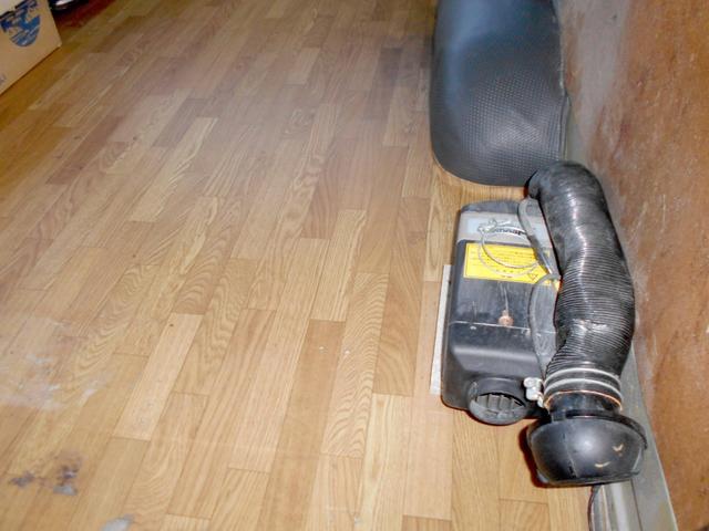 ハイエースバン SロングDX 4WD 2.5DT 4型フェイス&スポイラー テール 修復歴無し LEDヘッド&フォグ コンビハンドル 100V電源 リアヒーター 1オーナー車 ヒッチメンバー(42枚目)