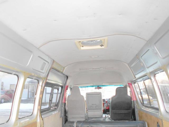 ハイエースバン SロングDX 4WD 2.5DT 4型フェイス&スポイラー テール 修復歴無し LEDヘッド&フォグ コンビハンドル 100V電源 リアヒーター 1オーナー車 ヒッチメンバー(46枚目)