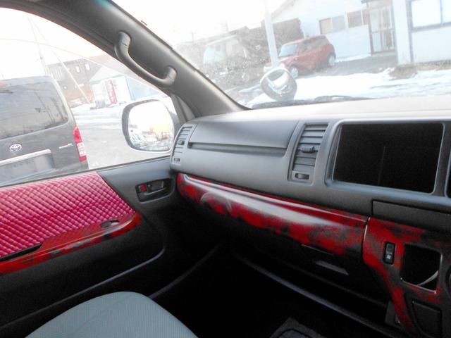 ハイエースバン SロングDX 4WD 2.5DT 4型フェイス&スポイラー テール 修復歴無し LEDヘッド&フォグ コンビハンドル 100V電源 リアヒーター 1オーナー車 ヒッチメンバー(49枚目)