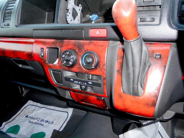 ハイエースバン SロングDX 4WD 2.5DT 4型フェイス&スポイラー テール 修復歴無し LEDヘッド&フォグ コンビハンドル 100V電源 リアヒーター 1オーナー車 ヒッチメンバー(50枚目)