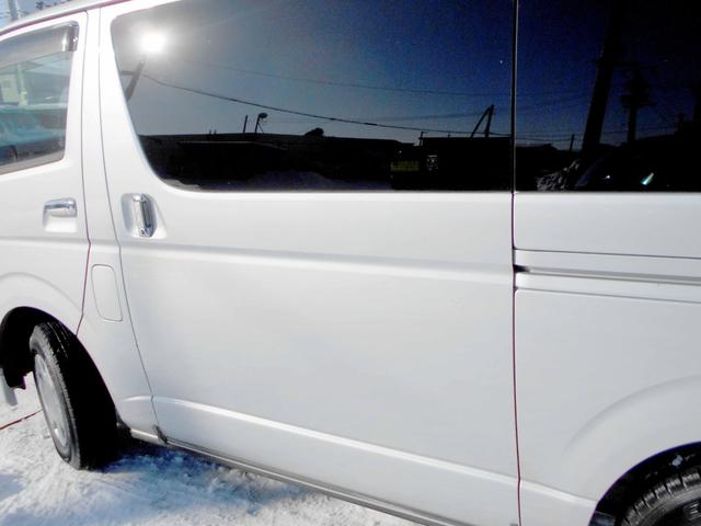 レジアスエースバン ロングスーパーＧＬ　４ＷＤ　２．５ＤＴ　スーパーＧＬ　４型フェイス＆スポイラー　ＬＥＤヘッドライト＆フォグ　１００Ｖ電源　バックカメラ　ＥＴＣ　リアヒーター＆クーラー　タイミングベルト交換済　夏冬タイヤ付（7枚目）
