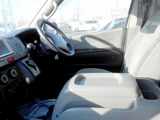 レジアスエースバン ロングスーパーＧＬ　４ＷＤ　２．５ＤＴ　スーパーＧＬ　４型フェイス＆スポイラー　ＬＥＤヘッドライト＆フォグ　１００Ｖ電源　バックカメラ　ＥＴＣ　リアヒーター＆クーラー　タイミングベルト交換済　夏冬タイヤ付（29枚目）