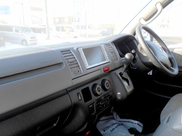 レジアスエースバン ロングスーパーＧＬ　４ＷＤ　２．５ＤＴ　スーパーＧＬ　４型フェイス＆スポイラー　ＬＥＤヘッドライト＆フォグ　１００Ｖ電源　バックカメラ　ＥＴＣ　リアヒーター＆クーラー　タイミングベルト交換済　夏冬タイヤ付（30枚目）