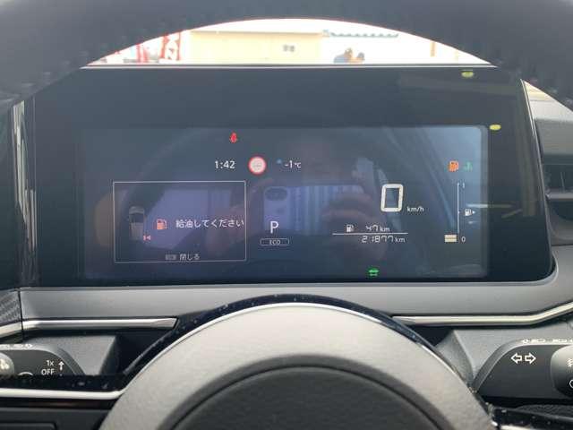 ノート Ｘ　１．２　Ｘ　ＬＥＤヘッドライト　インテリジェントキー　アルミホイール　アイドリングストップ　衝突防止システム　レーンアシスト　盗難防止システム　記録簿　エアバッグ　エアコン　パワーステアリング（4枚目）