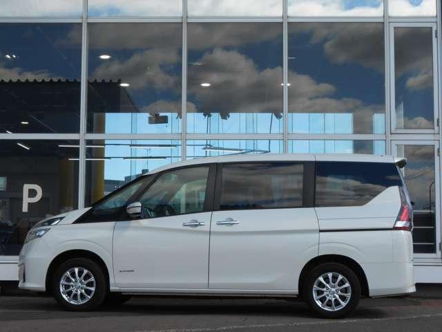 セレナ ２．０　Ｘ　ＶセレクションＩＩ　４ＷＤ　エマージェンシーブレーキ・ＶＤＣ・両側オー（18枚目）