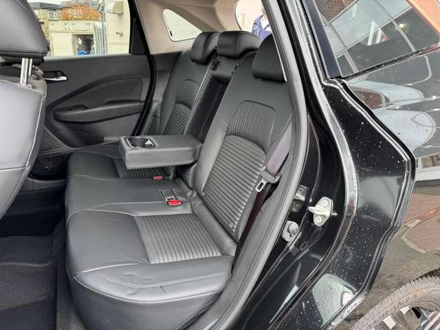 オーラ 1.2 G FOUR レザーエディション 4WD 試乗車アップ エマージェンシーブレーキ ア(13枚目)