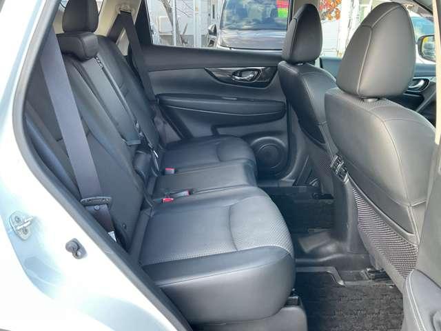 エクストレイル ２．０　２０Ｘ　２列車　４ＷＤ　メモリーナビゲーション（13枚目）