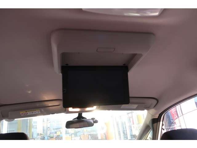 セレナ ２．０　ハイウェイスター　４ＷＤ　純正８インチナビ　リヤモニター（3枚目）