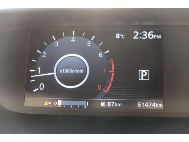 セレナ ２．０　ハイウェイスター　４ＷＤ　純正８インチナビ　リヤモニター（11枚目）