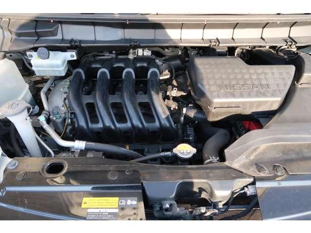 セレナ ２．０　ハイウェイスター　４ＷＤ　純正８インチナビ　リヤモニター（16枚目）