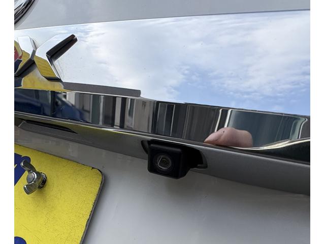 ヴォクシー ＺＳ　煌ＩＩＩ　事故無　４ＷＤ　本州仕入　スマートキー（スペアーアリ）　両側パワースライドドア　レザーハーフシート　８人乗　ビルトインＥＴＣ　フルセグナビ　バックカメラタットレスホイル付　全磨き済（2枚目）