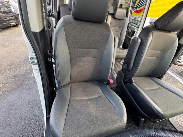 ヴォクシー ＺＳ　煌ＩＩＩ　事故無　４ＷＤ　本州仕入　スマートキー（スペアーアリ）　両側パワースライドドア　レザーハーフシート　８人乗　ビルトインＥＴＣ　フルセグナビ　バックカメラタットレスホイル付　全磨き済（36枚目）