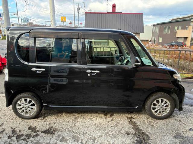 タント カスタムＸ　車検９年４月　社外ナビＴＶ　左パワースライド　４ＷＤ　ＥＴＣ　電動スライドドア　ＴＶ　ＨＩＤ　スマートキー　アイドリングストップ　ベンチシート　ＣＶＴ　盗難防止システム　ＡＢＳ　ＣＤ　ＤＶＤ再生　Ｂｌｕｅｔｏｏｔｈ　アルミホイール　衝突安全ボディ（12枚目）