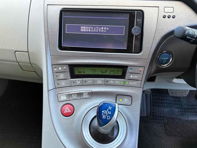 プリウス Ｇ　車検８年１１月　スマートキー×２　ＥＴＣ　ＥＴＣ　バックカメラ　オートクルーズコントロール　アルミホイール　ＨＩＤ　パワーシート　スマートキー　アイドリングストップ　電動格納ミラー　ＣＶＴ　盗難防止システム　衝突安全ボディ　ＡＢＳ　ＥＳＣ（5枚目）