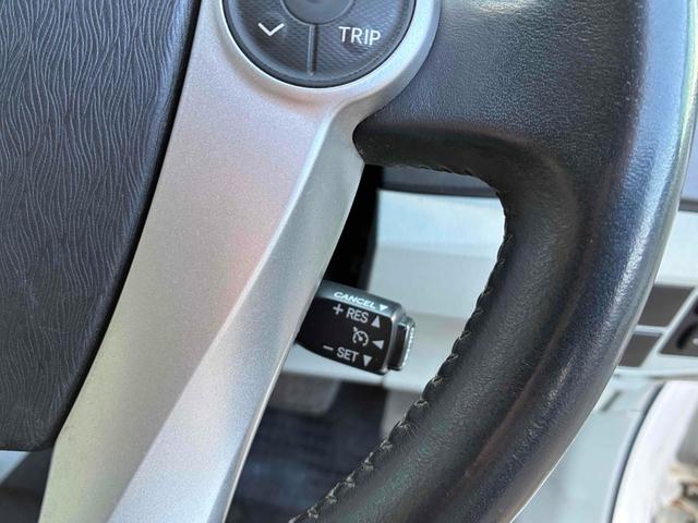 プリウス Ｇ　車検８年１１月　スマートキー×２　ＥＴＣ　ＥＴＣ　バックカメラ　オートクルーズコントロール　アルミホイール　ＨＩＤ　パワーシート　スマートキー　アイドリングストップ　電動格納ミラー　ＣＶＴ　盗難防止システム　衝突安全ボディ　ＡＢＳ　ＥＳＣ（9枚目）