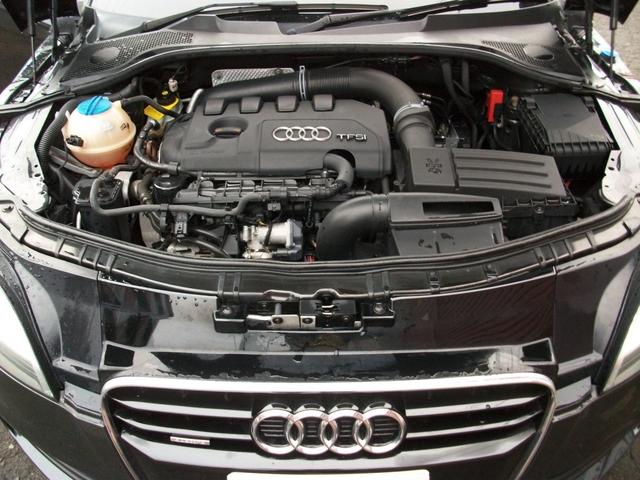 ＴＴクーペ ２．０ＴＦＳＩ　クワトロ　２．０ＴＦＳＩ　クワトロ　４ＷＤ（9枚目）