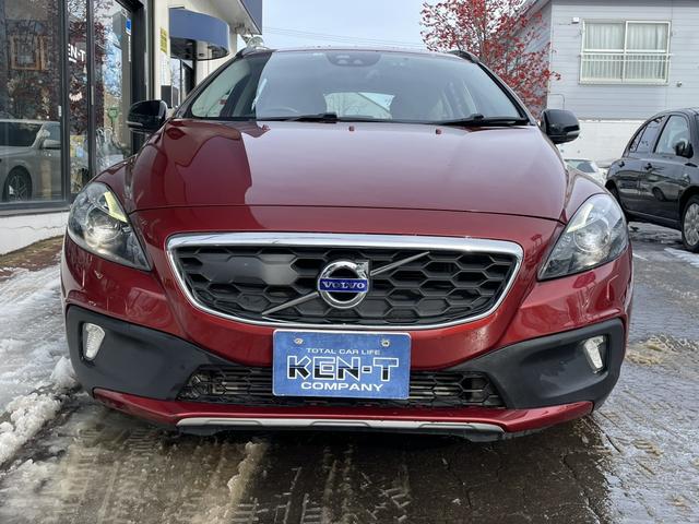 Ｖ４０ クロスカントリー　Ｔ５　ＡＷＤ　４ＷＤ　ドライブレコーダー　ＥＴＣ　バックカメラ　クリアランスソナー　オートクルーズコントロール　パワーシート　ナビ　ＴＶ　オートライト　ＨＩＤ　アルミホイール　キーレスエントリー（13枚目）