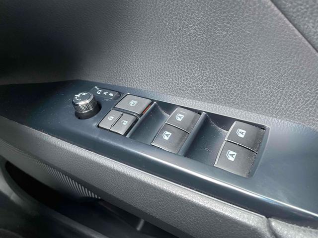 カムリ ＷＳレザーパッケージ　４ＷＤ　ドライブレコーダー　ＥＴＣ　クリアランスソナー　レーンアシスト　オートクルーズコントロール　衝突被害軽減システム　バックカメラ　ナビ　ＴＶ　アルミホイール　オートマチックハイビーム（11枚目）