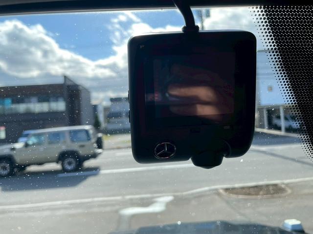 Ｇクラス Ｇ３５０　ブルーテック　３５ｔｈアニバーサリーＥＤ　４ＷＤ　ドライブレコーダー　ＥＴＣ　バックカメラ　クリアランスソナー　パワーシート　ナビ　ＴＶ　オートライト　アルミホイール　キーレスエントリー　電動格納ミラー　シートヒーター　ＡＴ　ＣＤ　ＥＳＣ（7枚目）