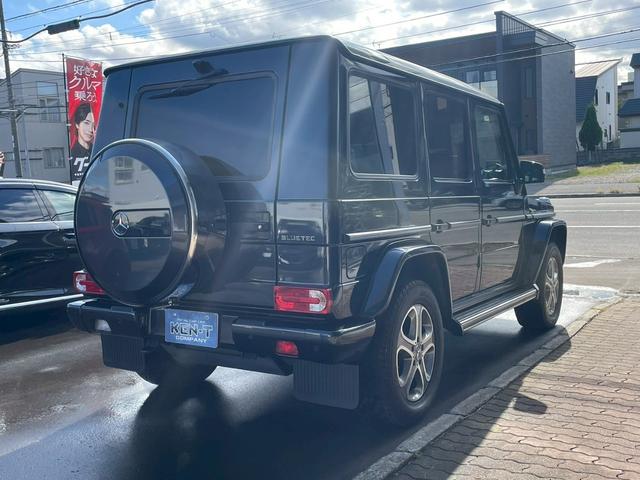 Ｇクラス Ｇ３５０　ブルーテック　３５ｔｈアニバーサリーＥＤ　４ＷＤ　ドライブレコーダー　ＥＴＣ　バックカメラ　クリアランスソナー　パワーシート　ナビ　ＴＶ　オートライト　アルミホイール　キーレスエントリー　電動格納ミラー　シートヒーター　ＡＴ　ＣＤ　ＥＳＣ（14枚目）